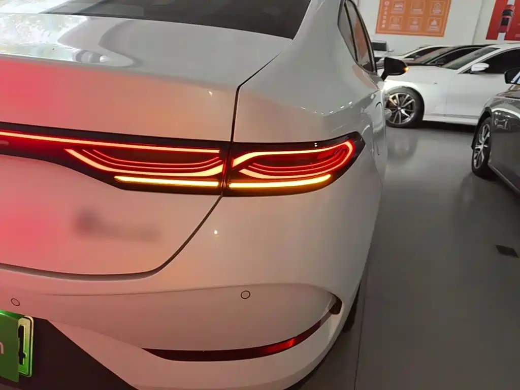 BYD Qin PLUS — фото 8