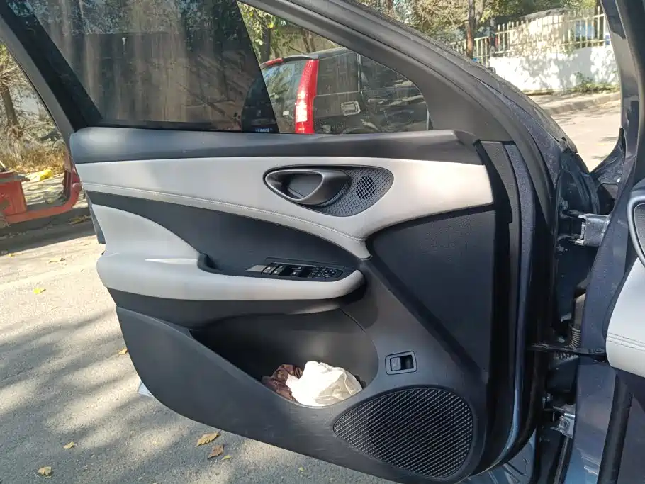 BYD Seal 05 DM-i — фото 7
