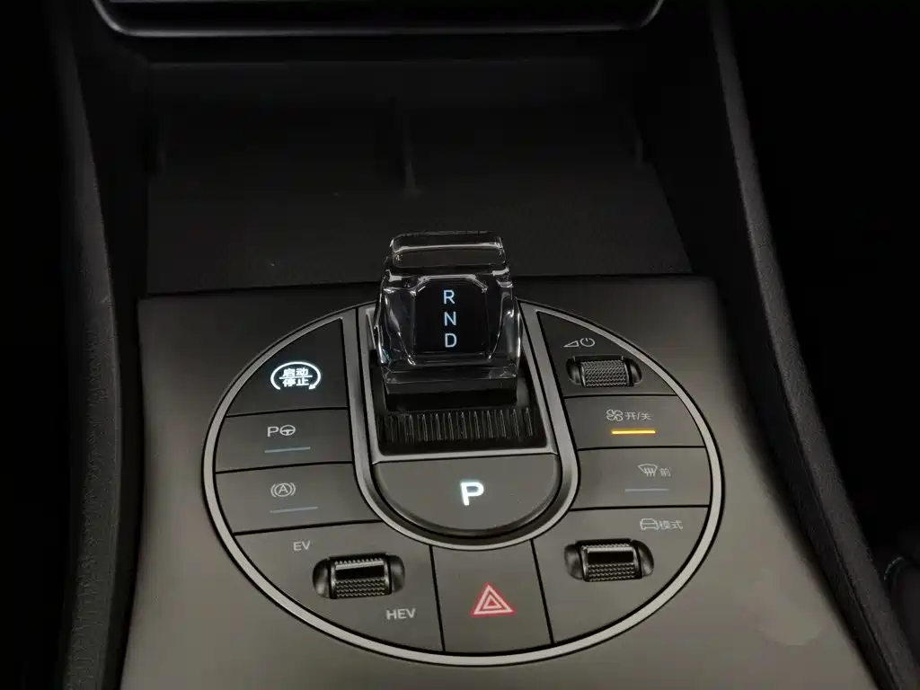 BYD Seal 05 DM-i — фото 13