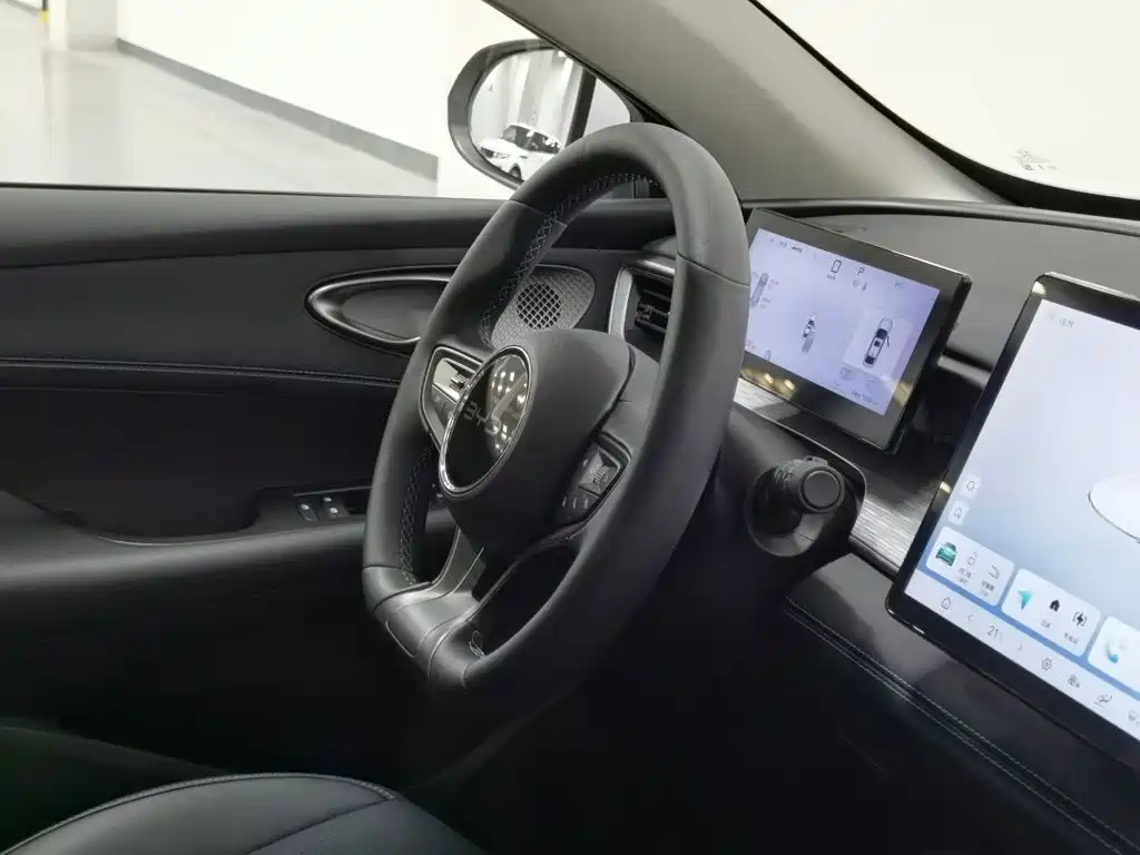 BYD Seal 05 DM-i — фото 22