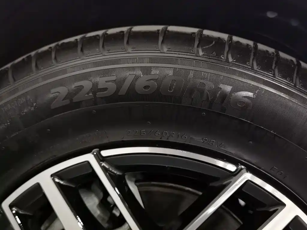 BYD Seal 05 DM-i — фото 24
