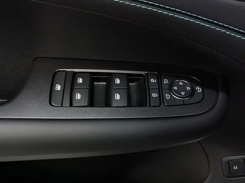 BYD Seal 05 DM-i — фото 9
