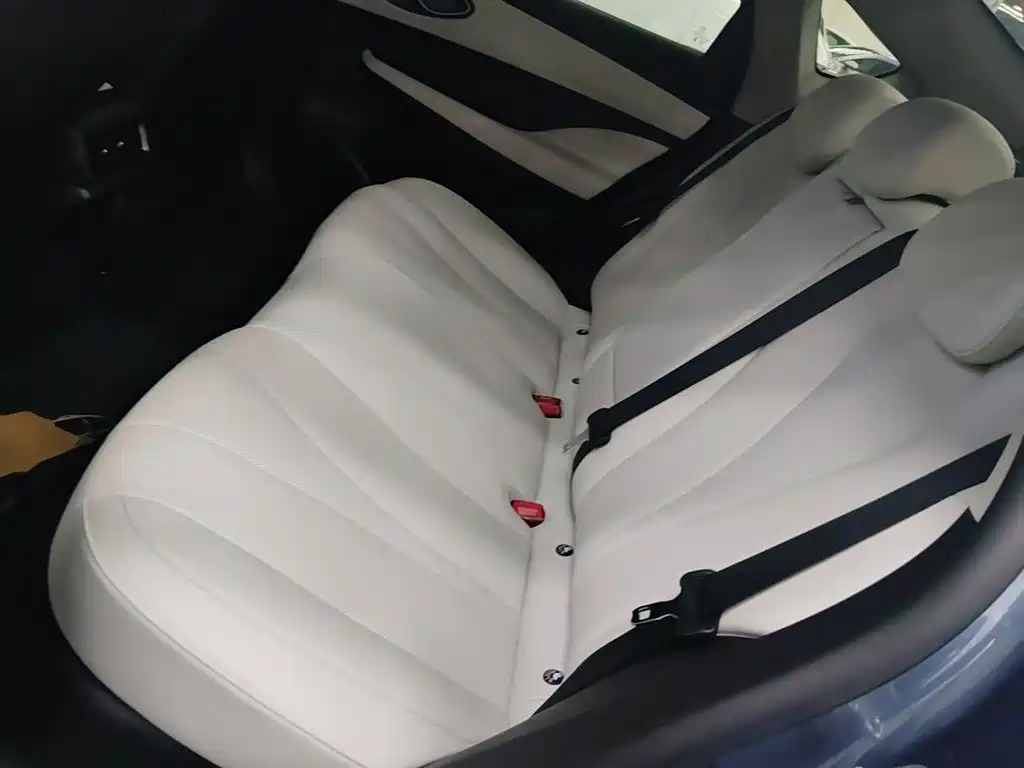 BYD Seal 05 DM-i — фото 17