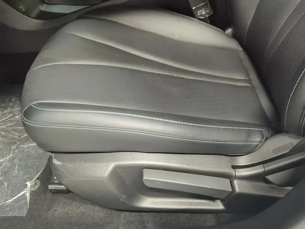 BYD Seal 05 DM-i — фото 14