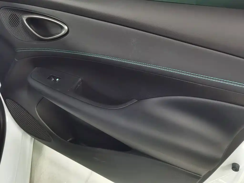 BYD Seal 05 DM-i — фото 17