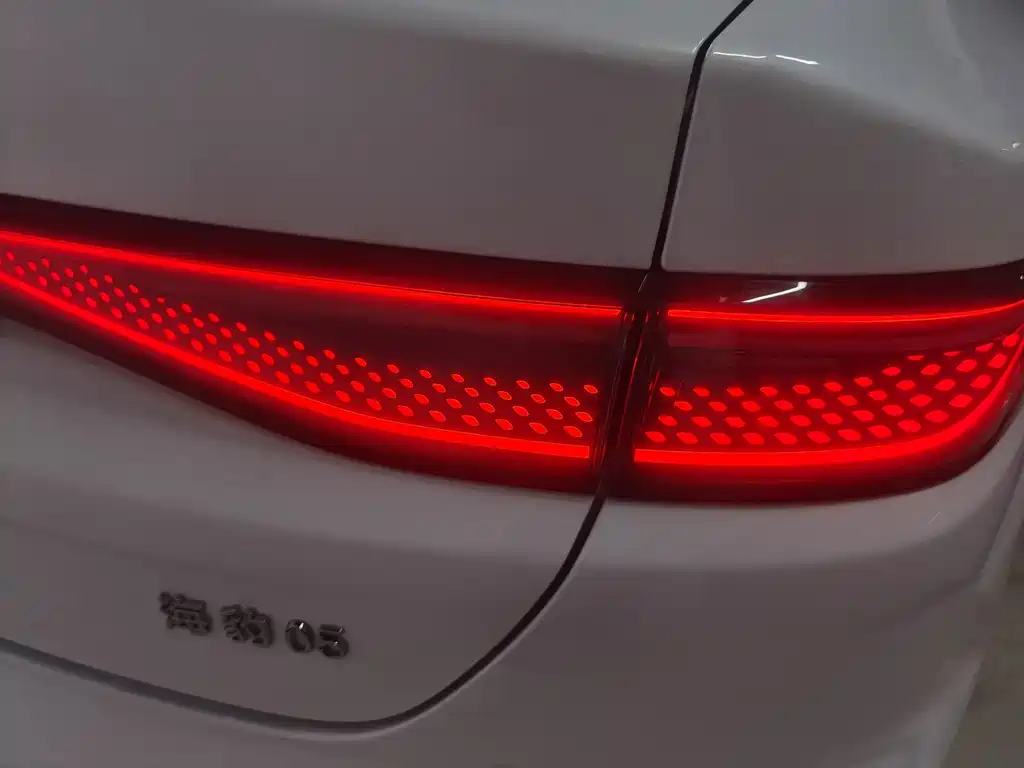 BYD Seal 05 DM-i — фото 20