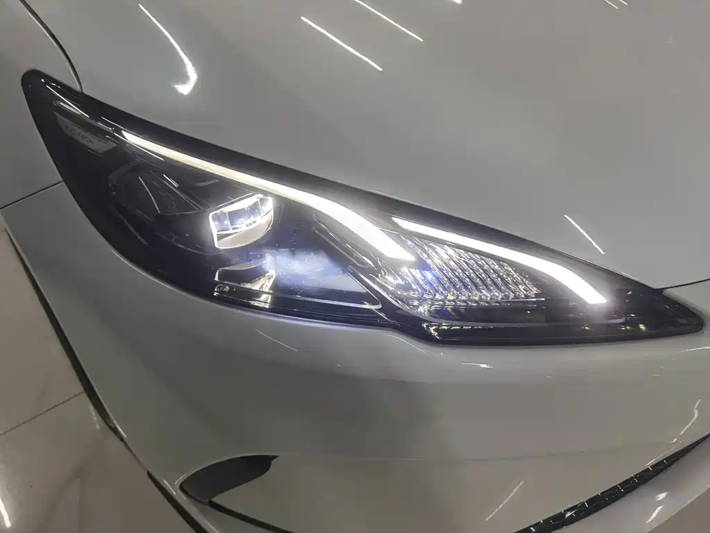 BYD Seal 05 DM-i — фото 21