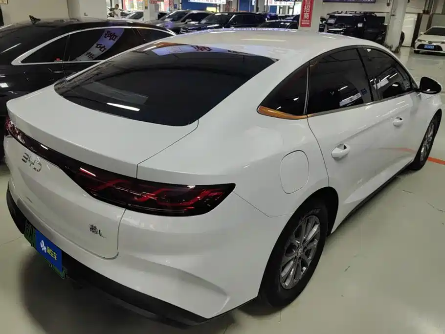 BYD Qin L — фото 3