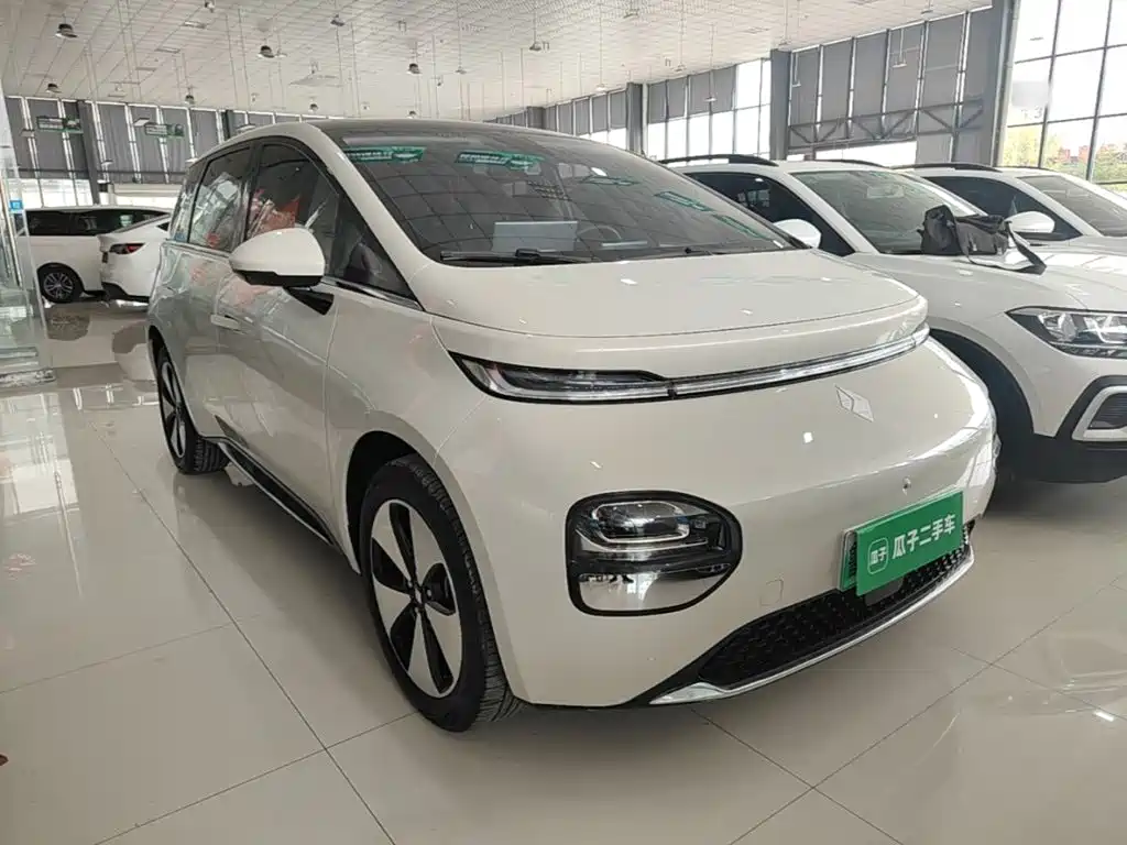 Baojun Yunduo — фото 4