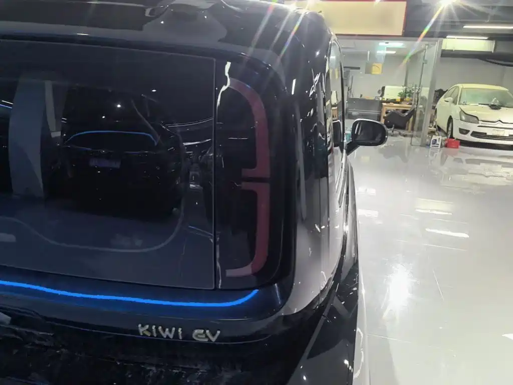 Baojun KiWi EV — фото 8