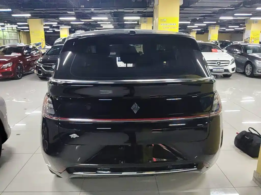 Baojun Yunduo — фото 6