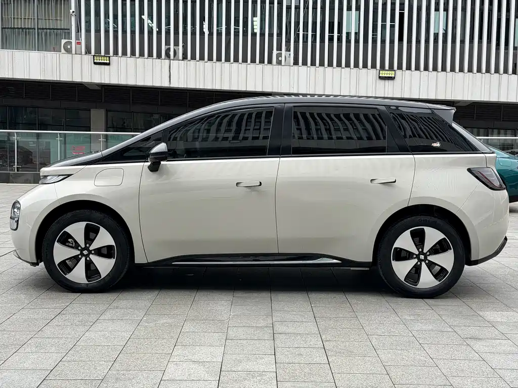 Baojun Yunduo — фото 3