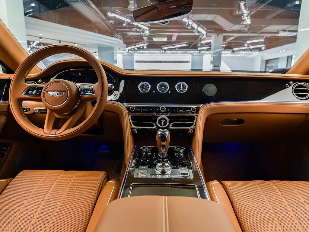 Bentley Flying Spur PHEV — фото 5