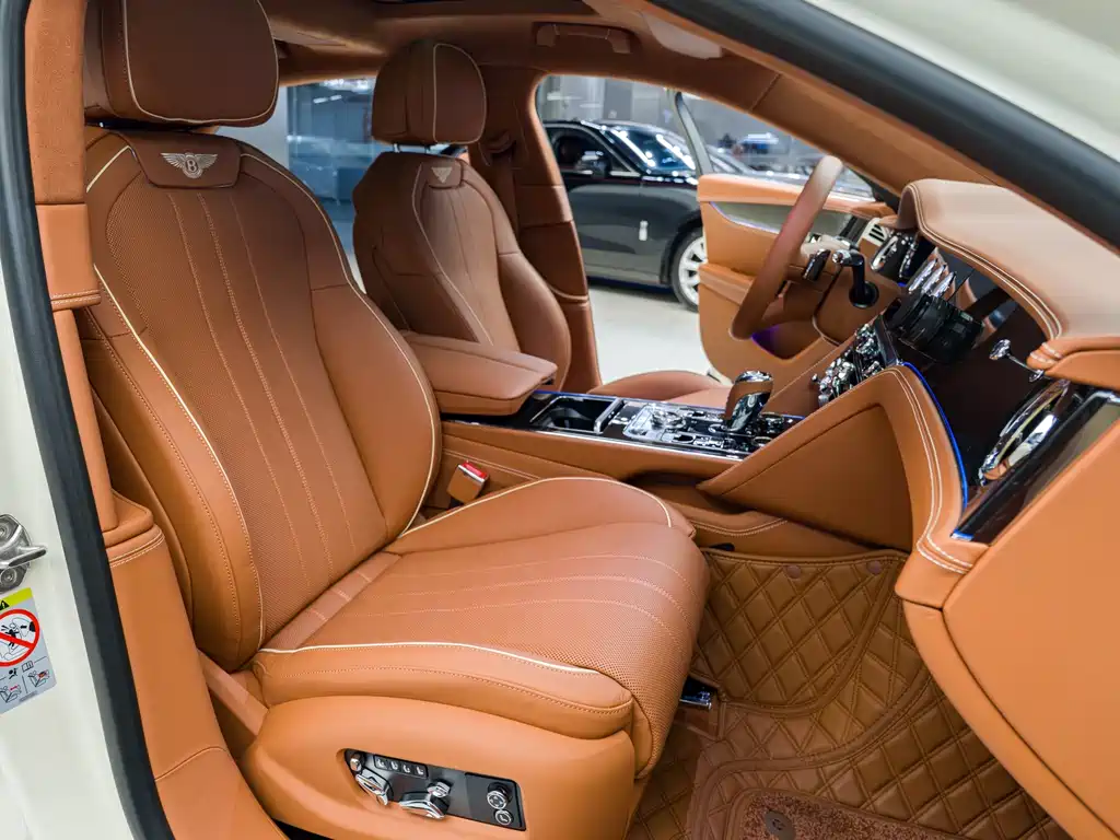 Bentley Flying Spur PHEV — фото 7
