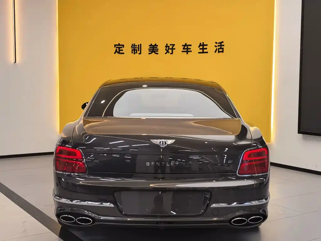 Bentley Flying Spur — фото 4