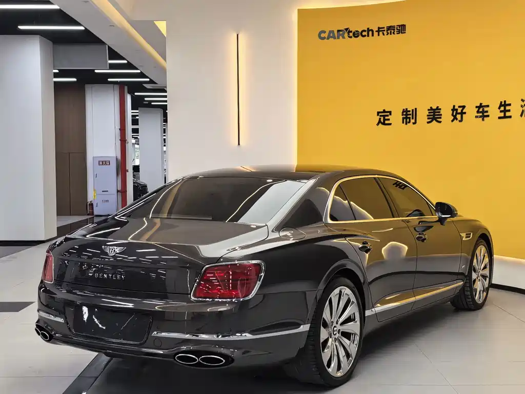 Bentley Flying Spur — фото 5