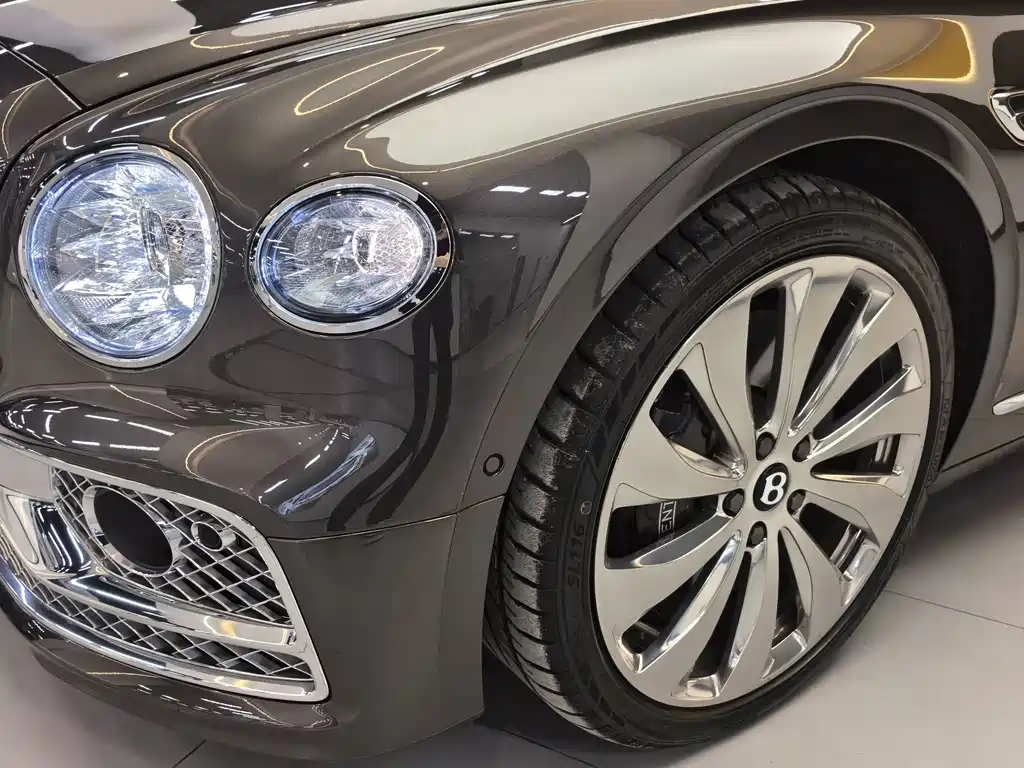 Bentley Flying Spur — фото 7