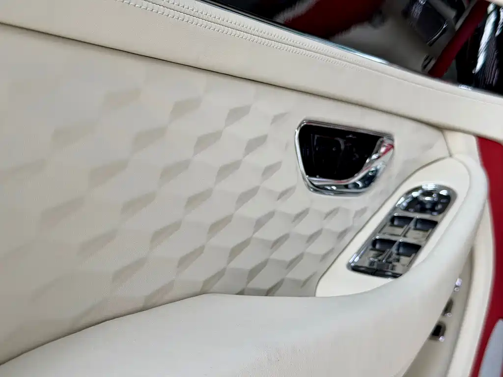 Bentley Continental PHEV — фото 10