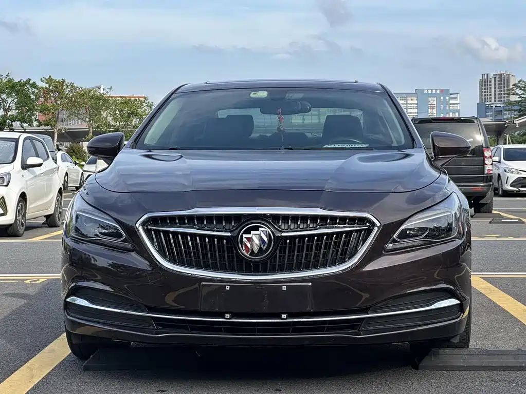 Buick LaCrosse — фото 2