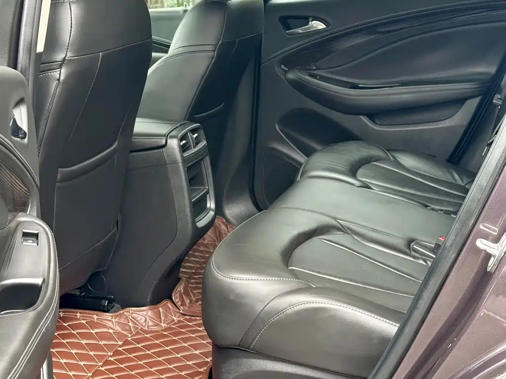 Buick Envision Plus — фото 8