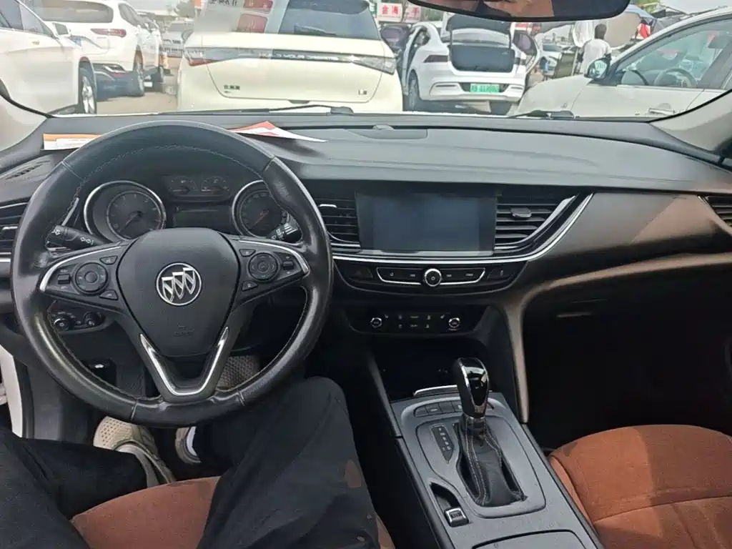 Buick Regal — фото 10