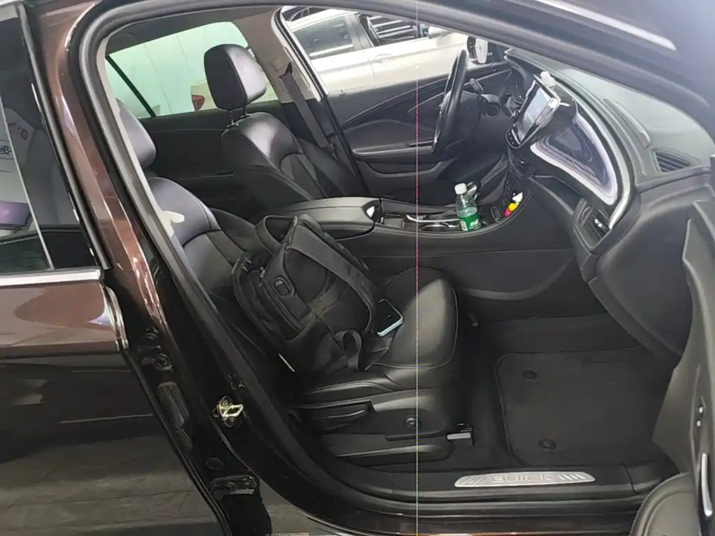 Buick Envision Plus — фото 19