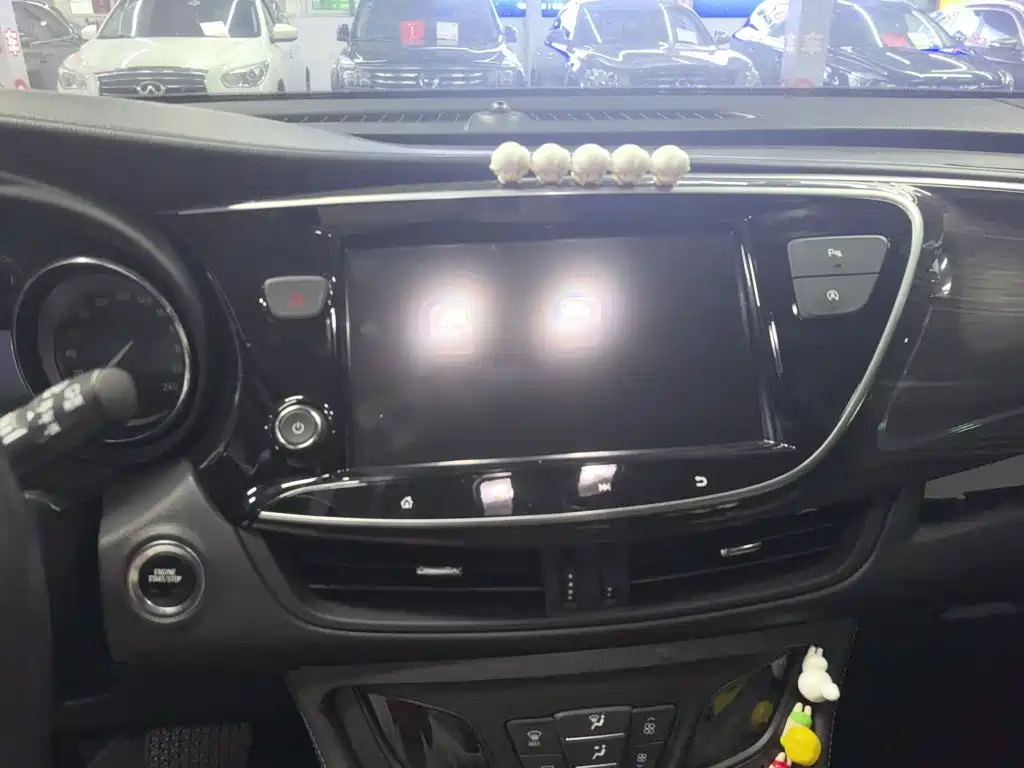 Buick Envision Plus — фото 6