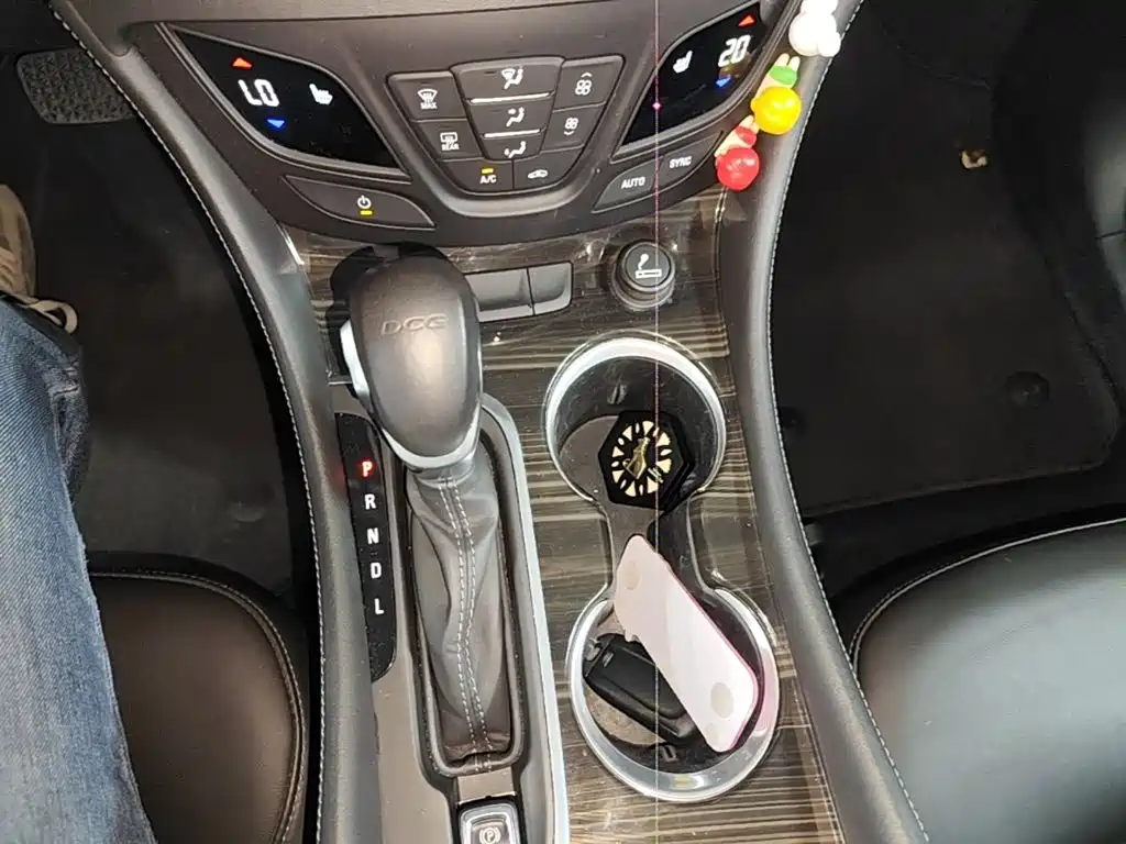 Buick Envision Plus — фото 7
