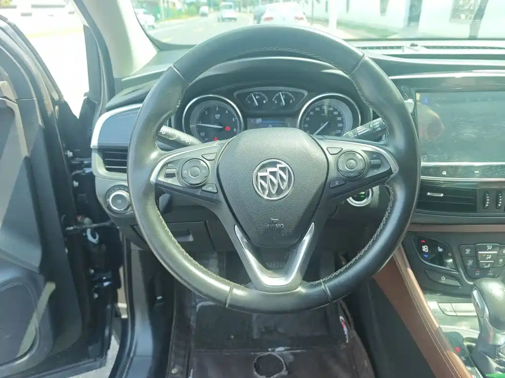Buick Envision Plus — фото 3