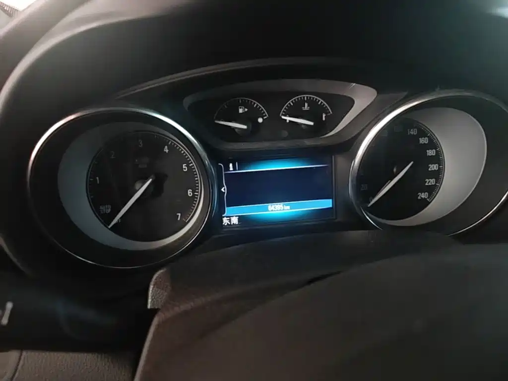 Buick Envision Plus — фото 5