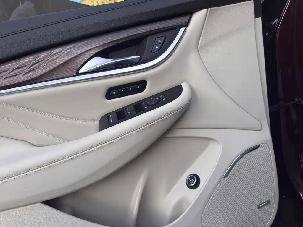 Buick Enclave — фото 10