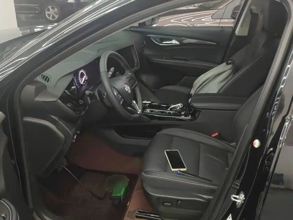 Buick Envision Plus — фото 15