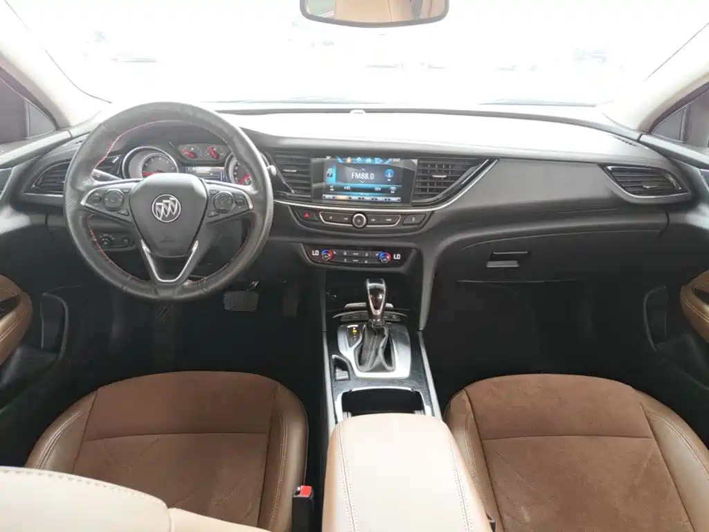 Buick Regal — фото 10