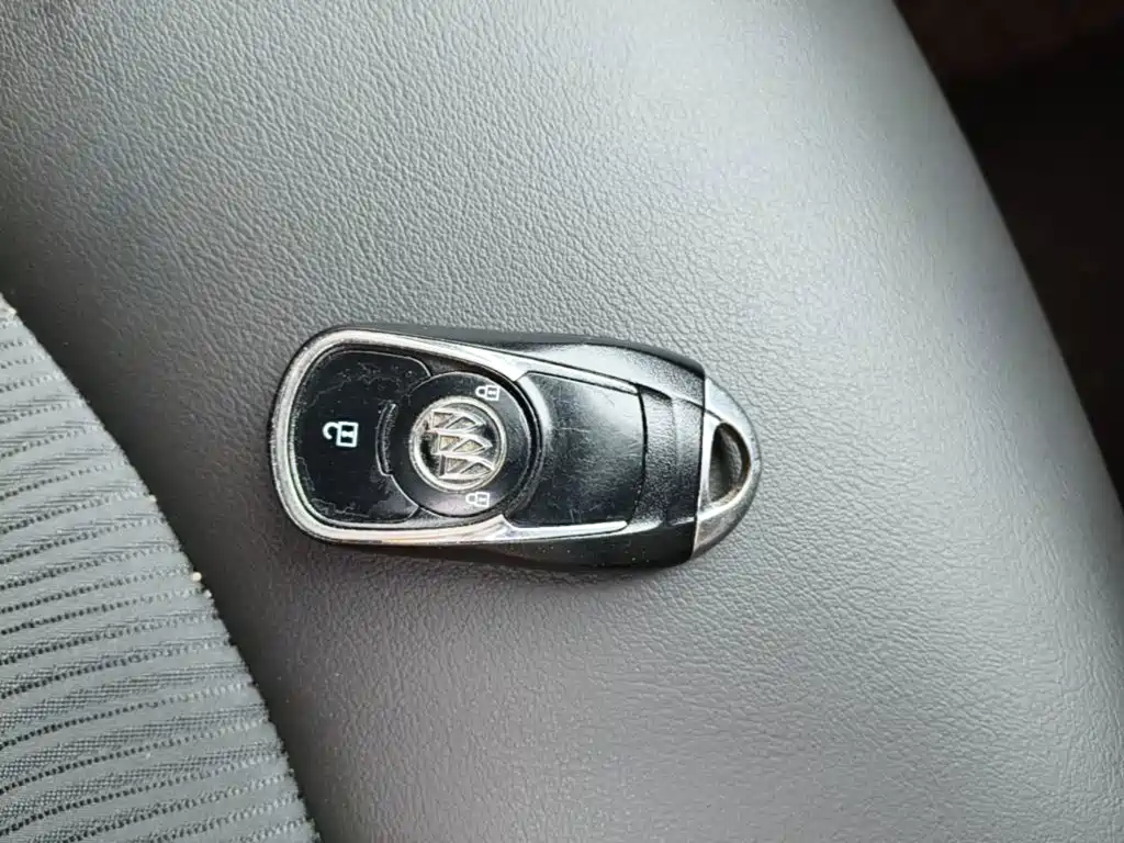 Buick Envision Plus — фото 9