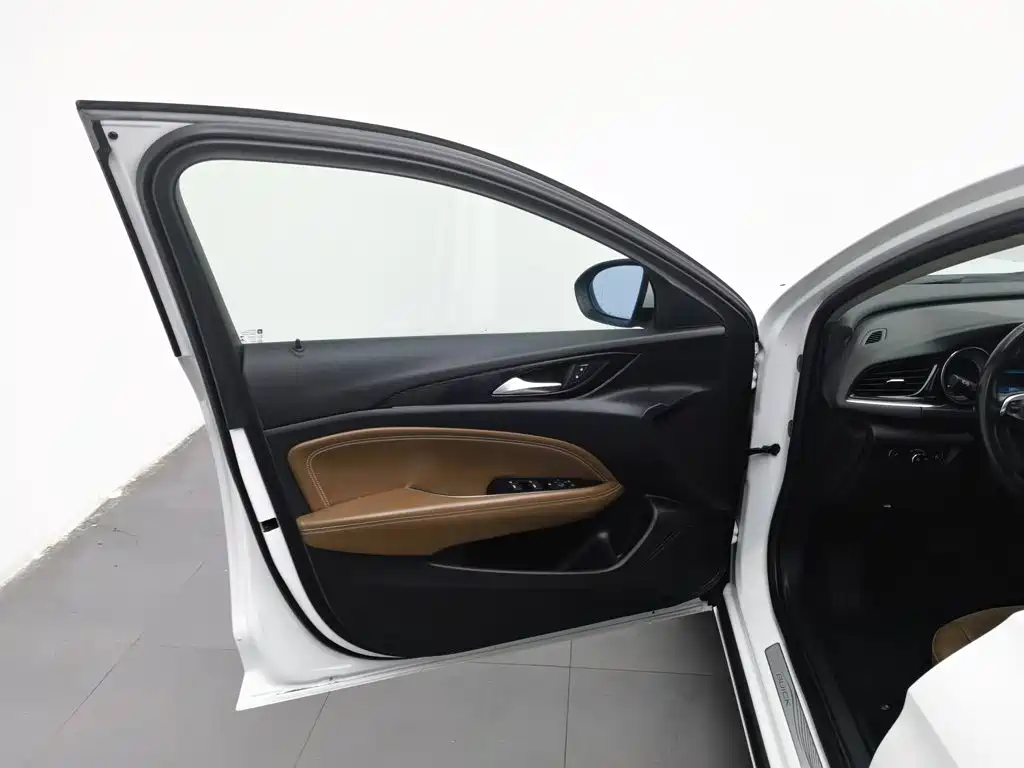 Buick Regal — фото 8