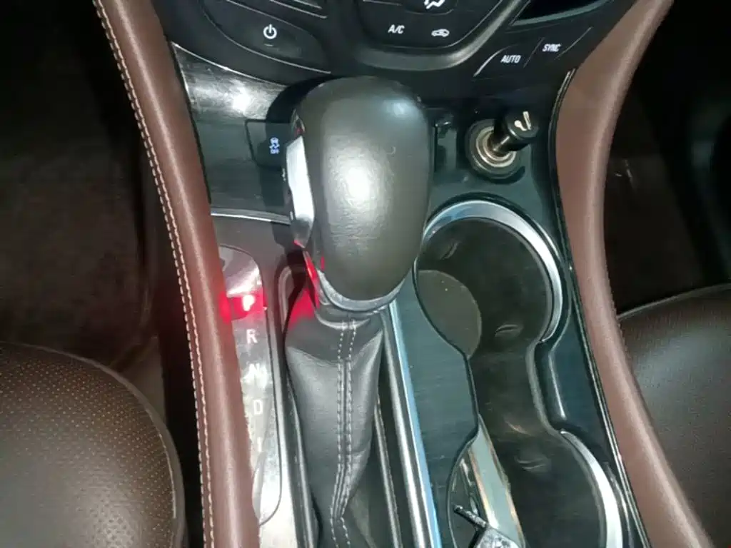 Buick Envision Plus — фото 14