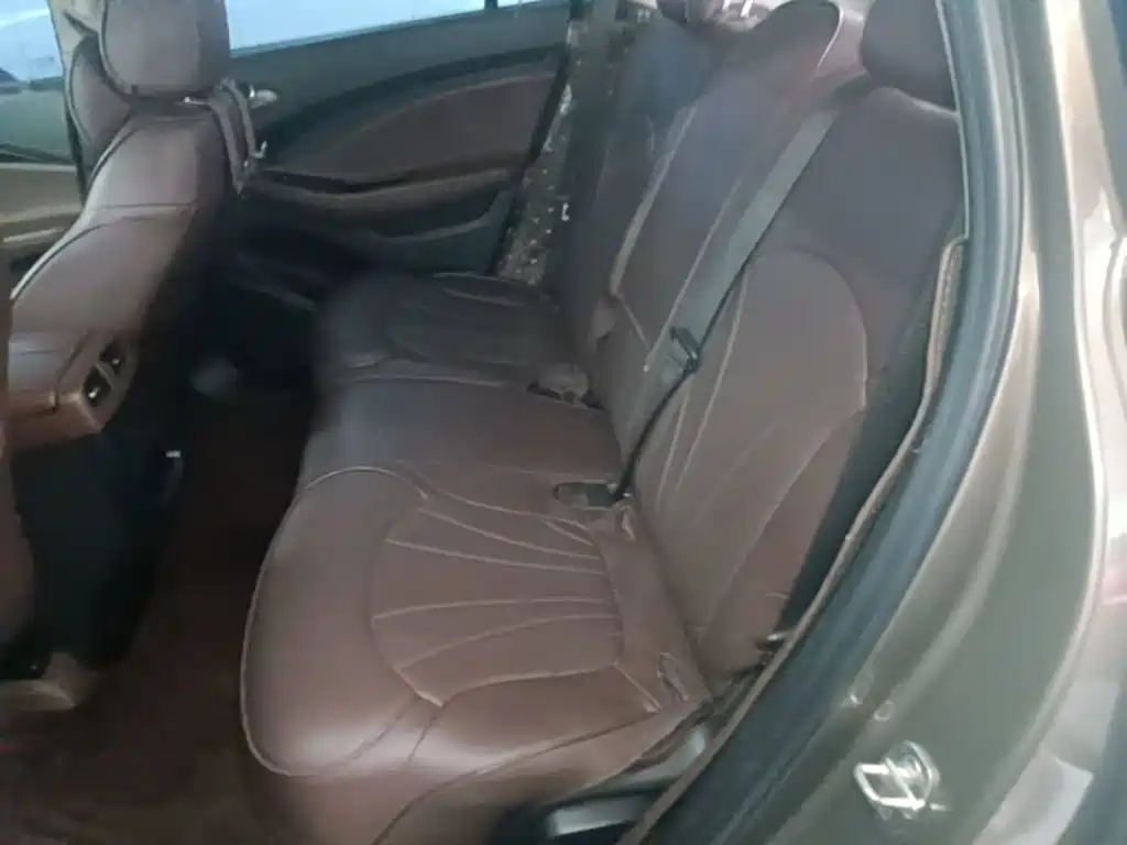 Buick Envision Plus — фото 17