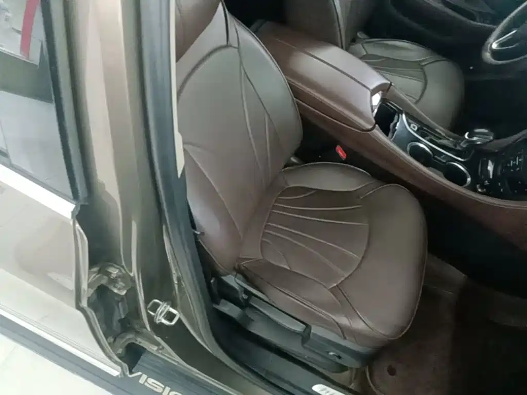 Buick Envision Plus — фото 25