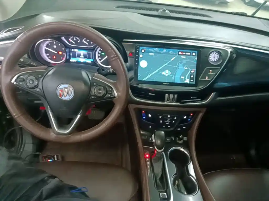 Buick Envision Plus — фото 10