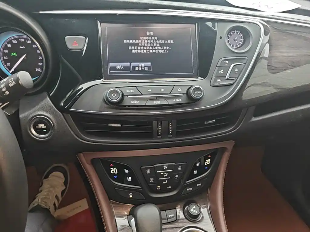 Buick Envision Plus — фото 13