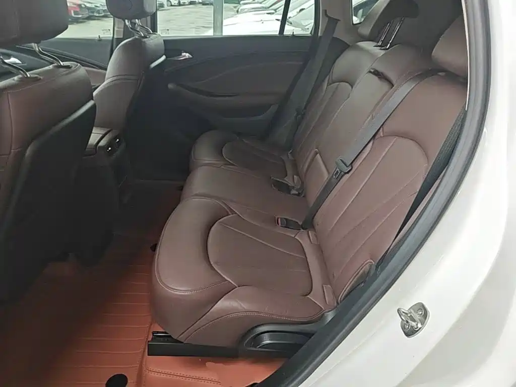 Buick Envision Plus — фото 17