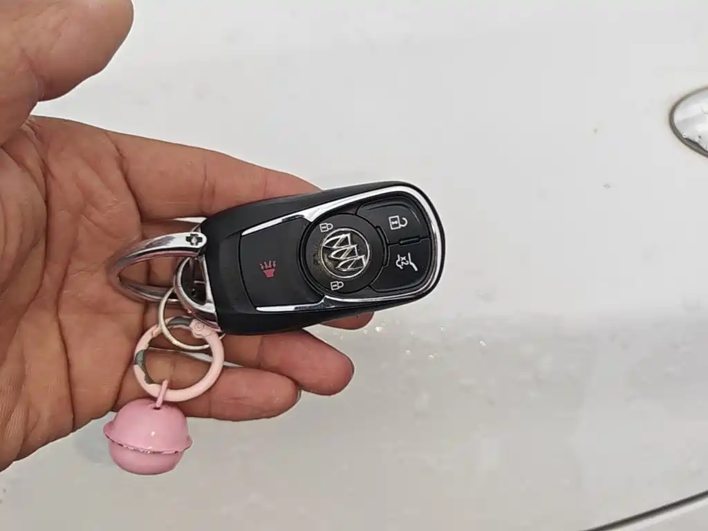 Buick Envision Plus — фото 9