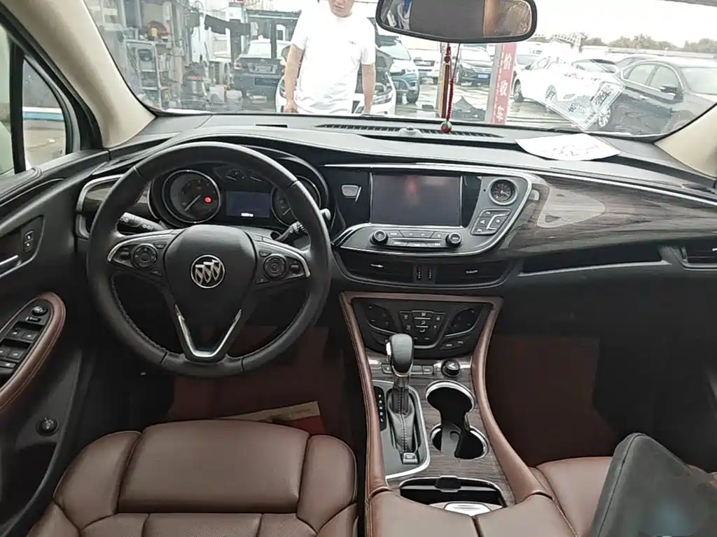 Buick Envision Plus — фото 10