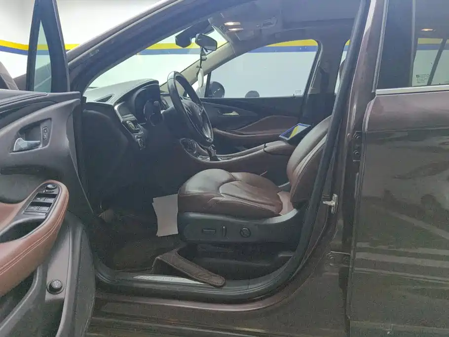Buick Envision Plus — фото 7