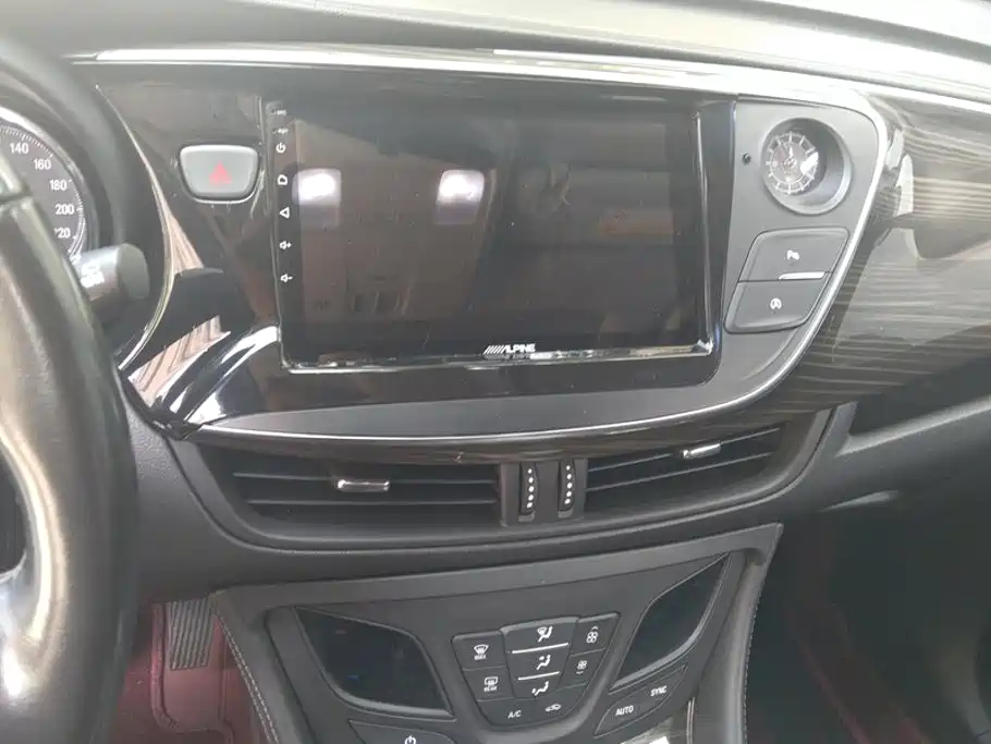 Buick Envision Plus — фото 13