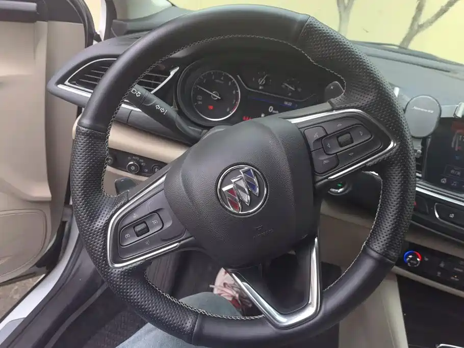 Buick Regal — фото 15