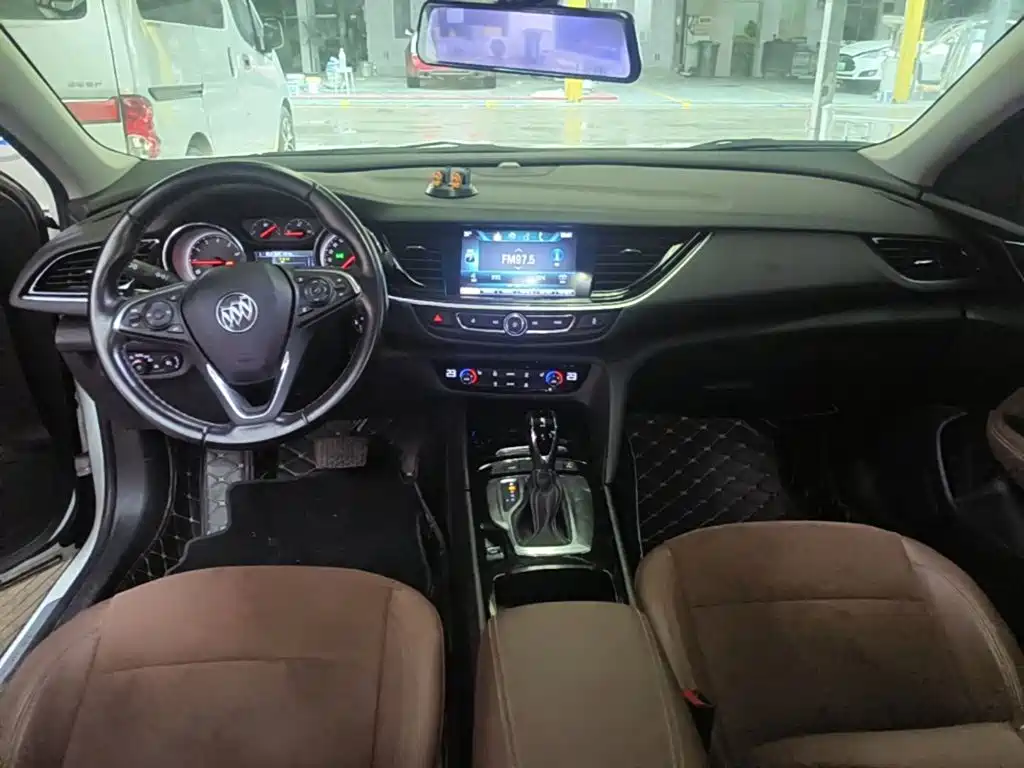 Buick Regal — фото 10