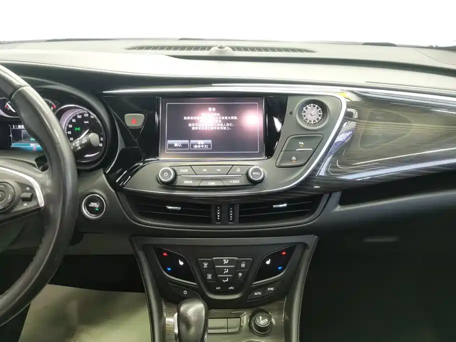Buick Envision Plus — фото 13
