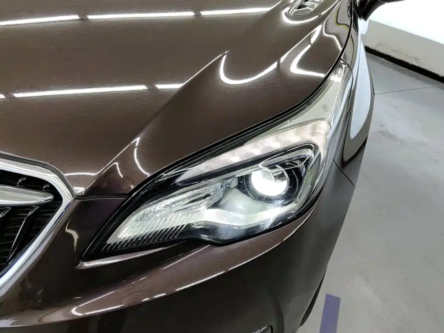 Buick Envision Plus — фото 5