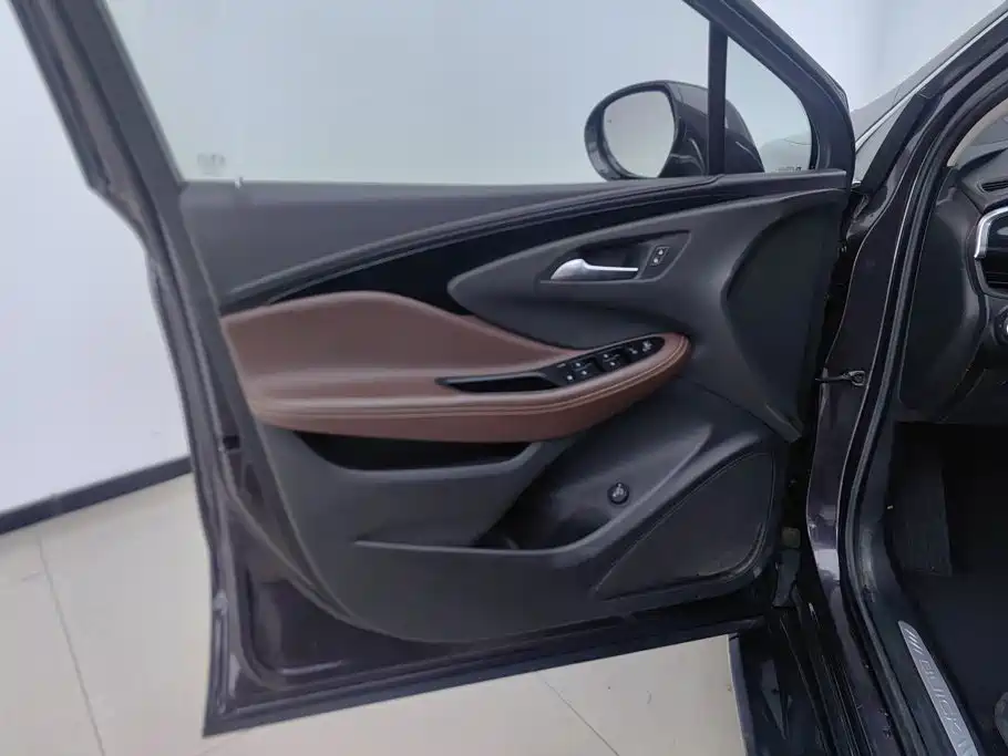 Buick Envision Plus — фото 7